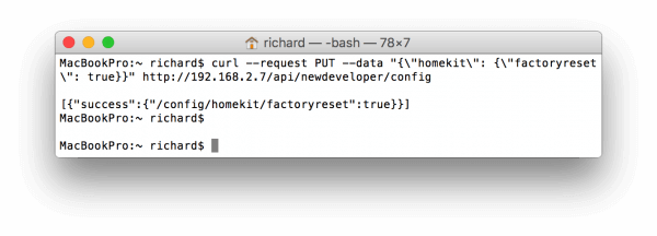 Terminal venster met de commando's voor HomeKit in hue bridge te herstellen